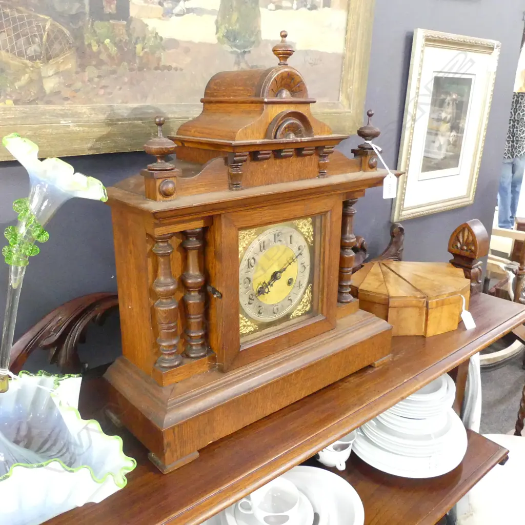 LGE VINTAGE OAK MANTLE CLOCK H.495mm LIGHT BORER Image 1++
