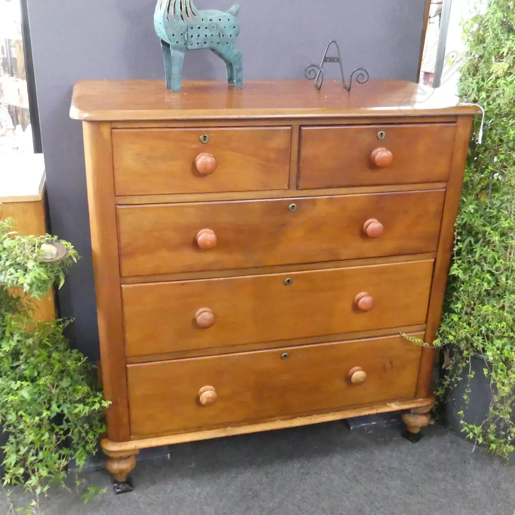 COLONIAL RIMU 5 DRAWER DRESSER Image 1++