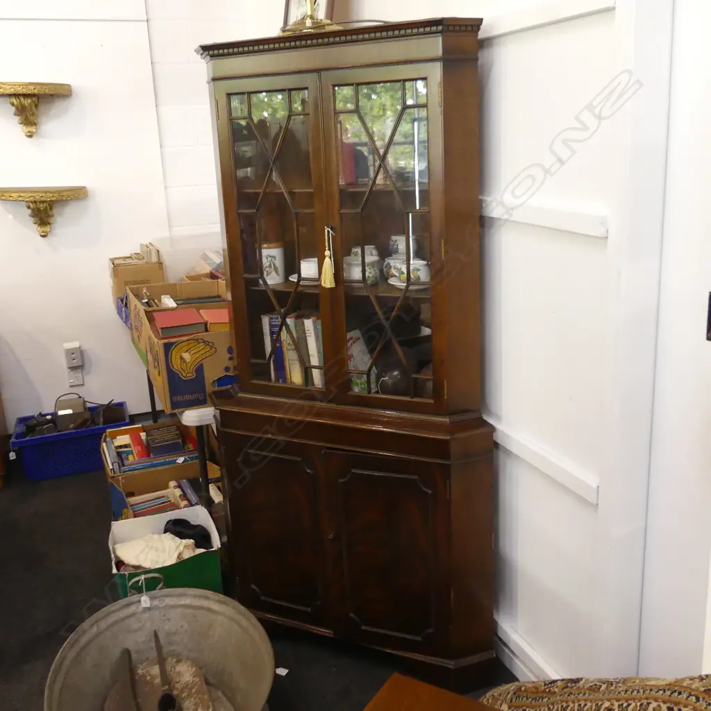 MAHOGANY GLAZED CORNER CABINET 650x650x1795mm Image 1++
