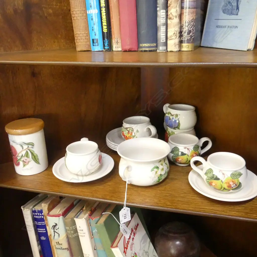 14 PCES PORTMEIRION; 6 C/S, SOUP DISH, LIDDED CONTAINER Image 1++