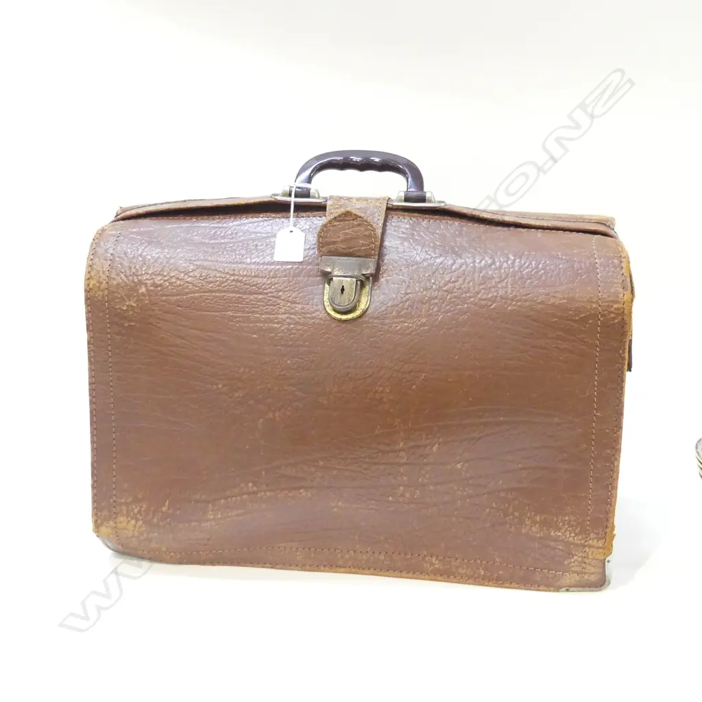 VINTAGE BRIEFCASE Image 1++