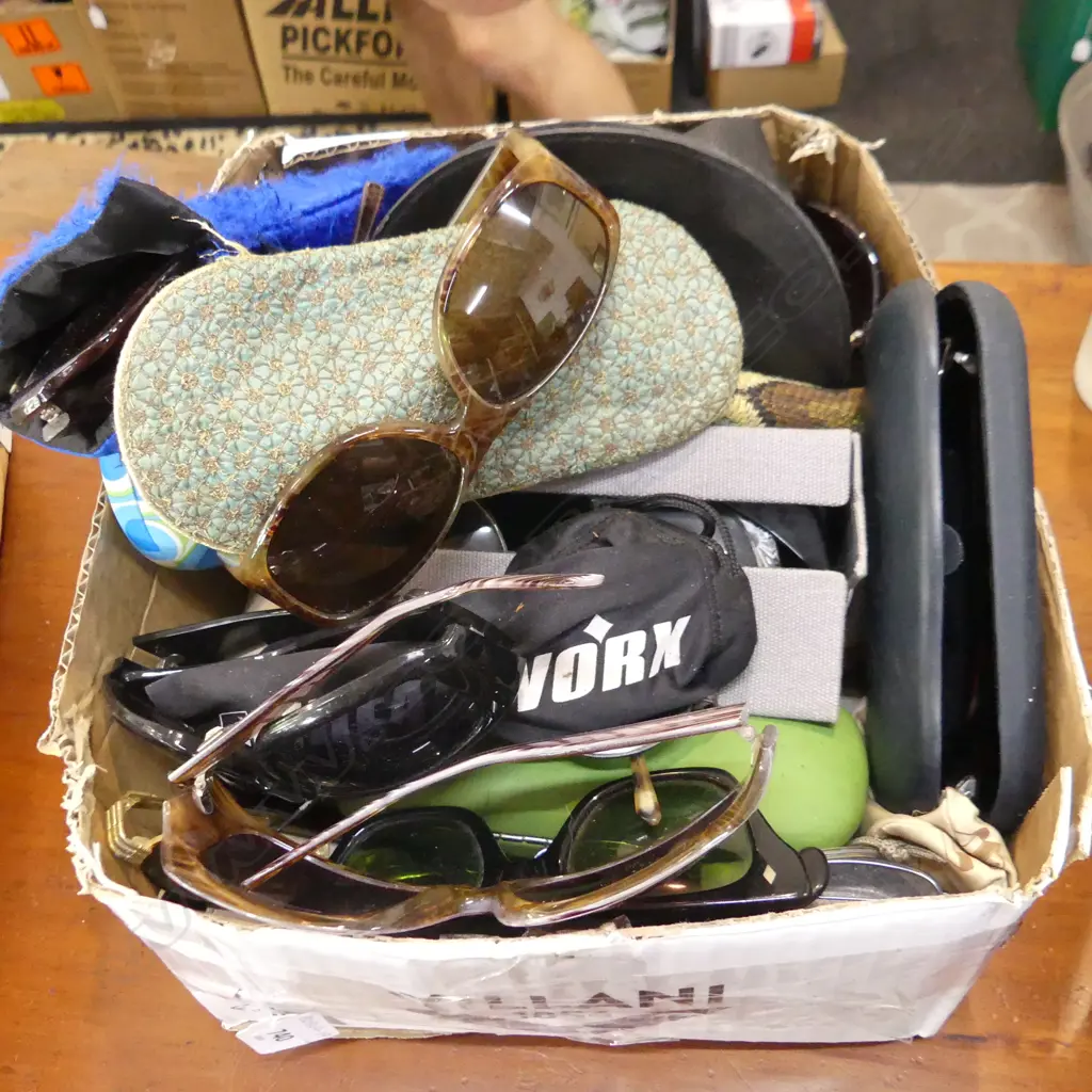 BOX LOT ASST OLD SUNGLASSES & PRESCRIPTION GLASSES, SOME IN CASES Image 1++