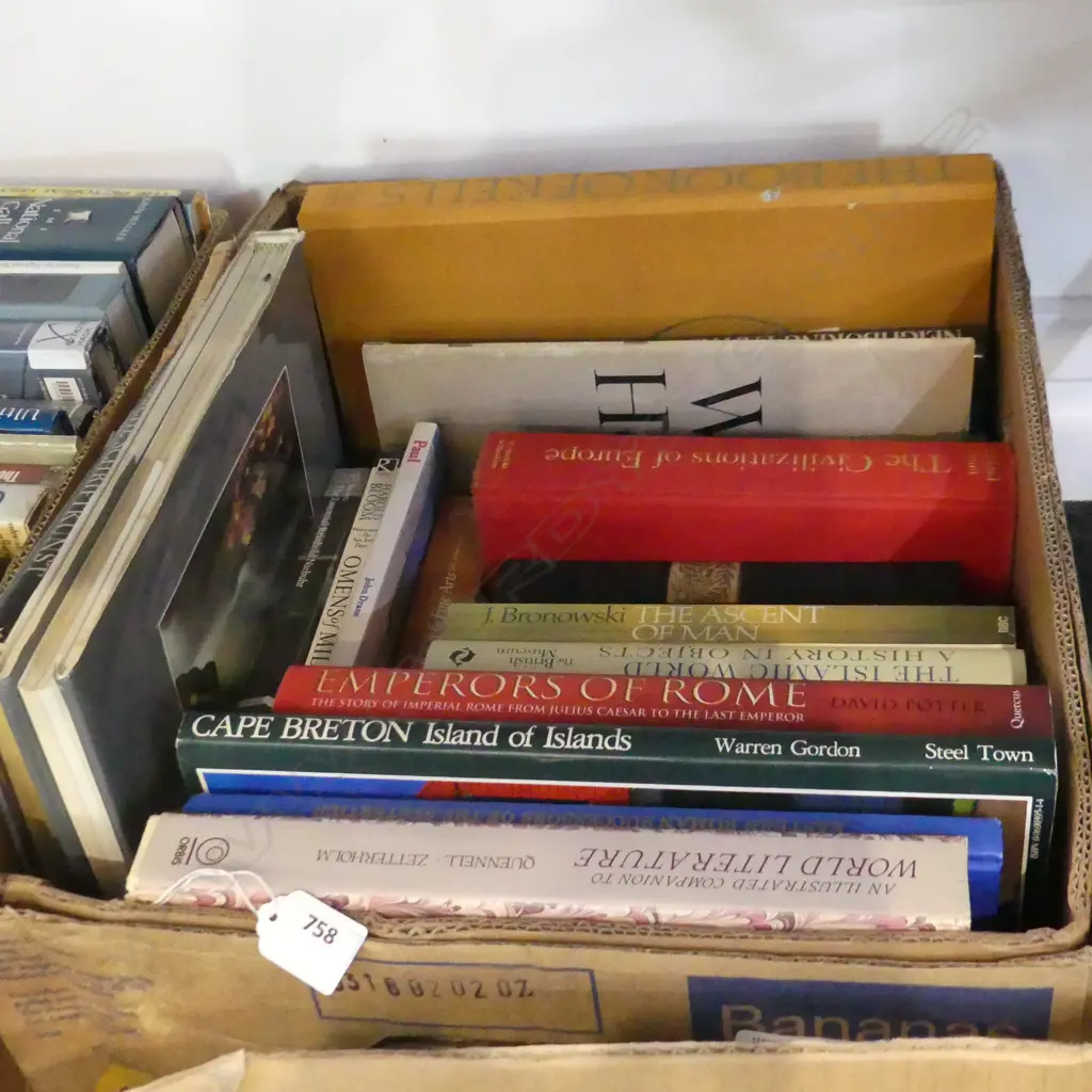 BOX OF ASST BOOKS Image 1++