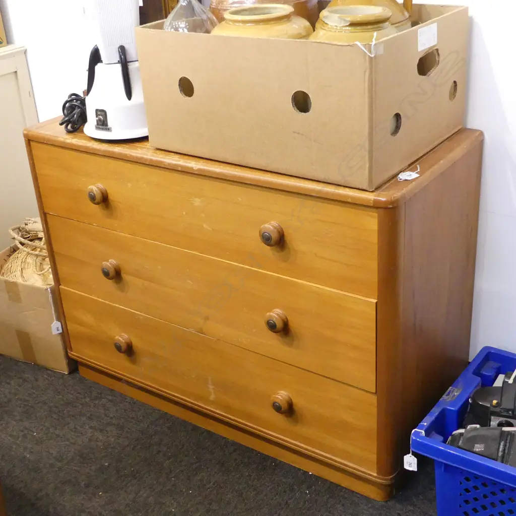 3 DRAWER RIMU VINTAGE CHEST 940 X 405 X 670mm Image 1++