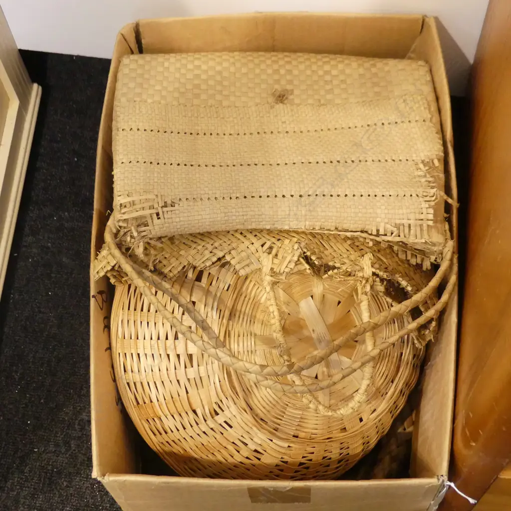 BOX LOT MAORI WOVEN ITEMS ETC Image 1++