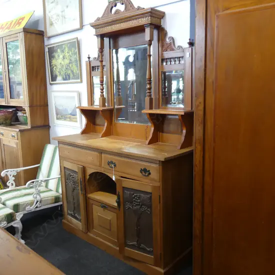 COLONIAL KAURI MIRROR BACK SIDEBOARD