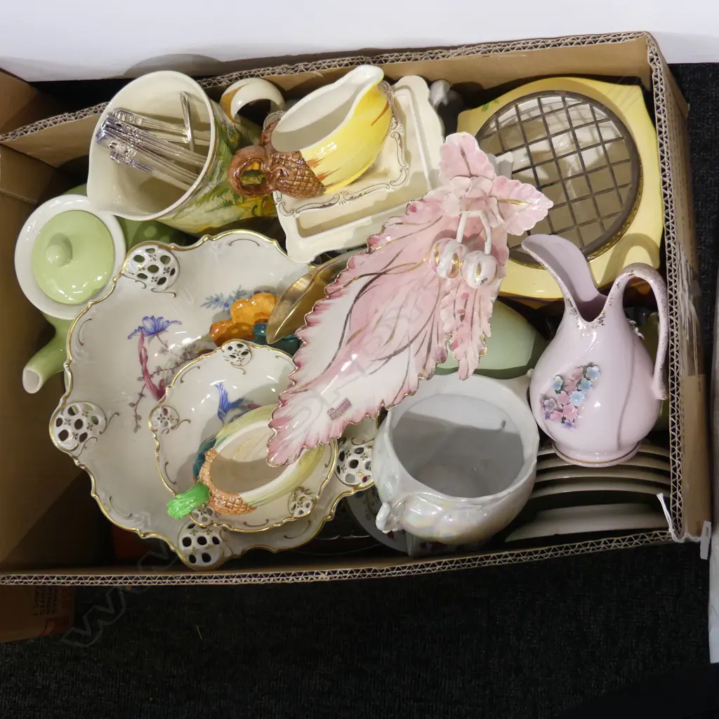 BOX LOT ASST. CHINA ETC Image 1++