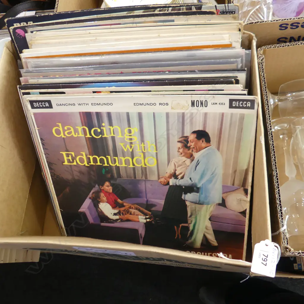 BOX ASST VINYL  ALBUMS  Image 1++