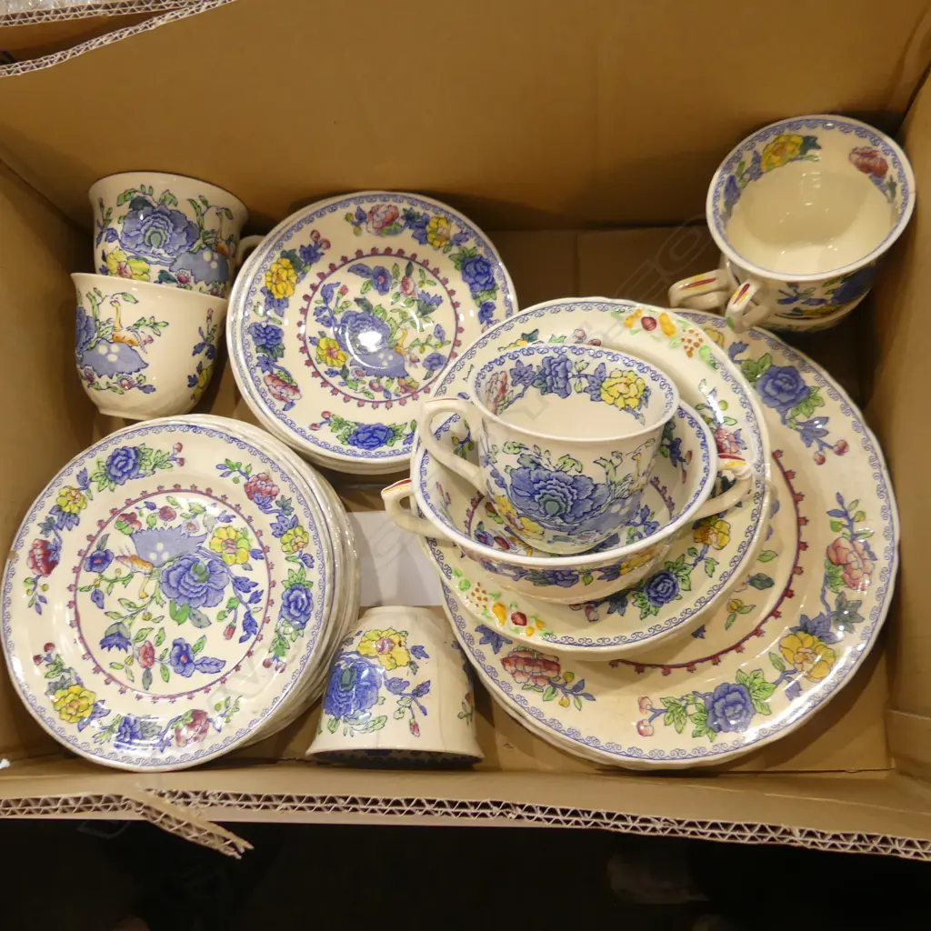 36 PCES MASONS REGENCY; 6 DINNER PLATES 230mm dia, 10 SIDE PLATES, 6 CUPS, 7 SAUCERS, 7 BOWLS AF Image 1++