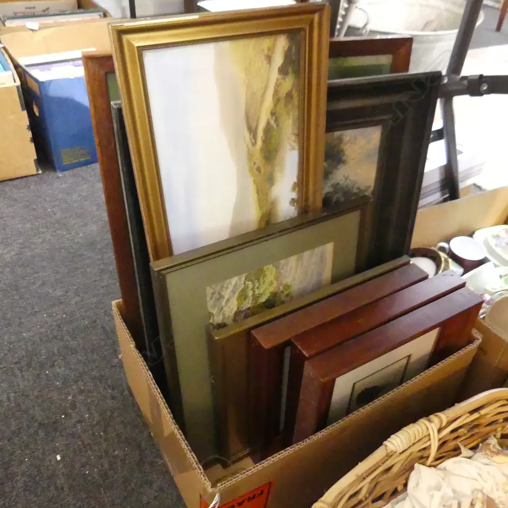BOX LOT ASST. ARTWORKS Image 1++