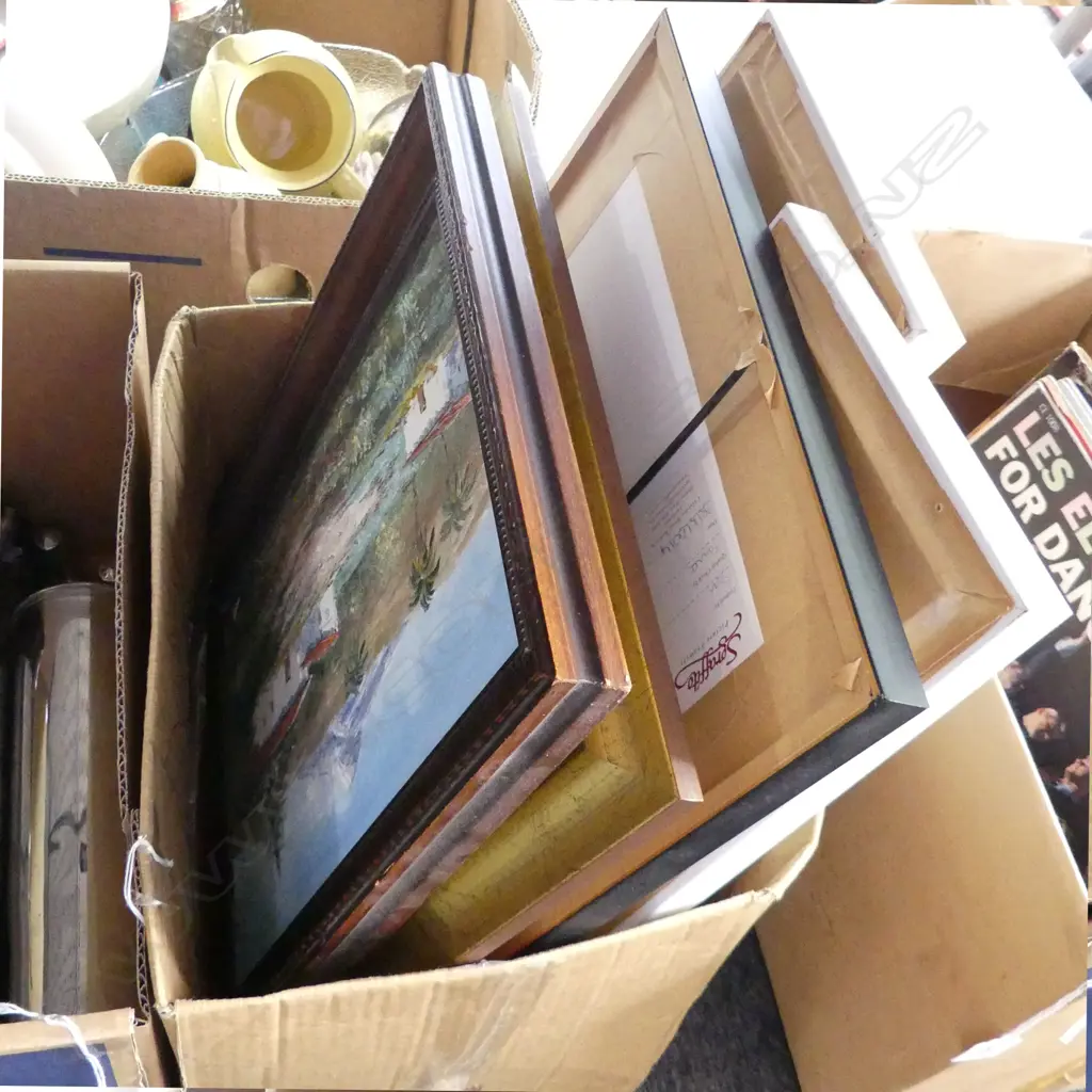 BOX LOT ARTWORKS  Image 1++