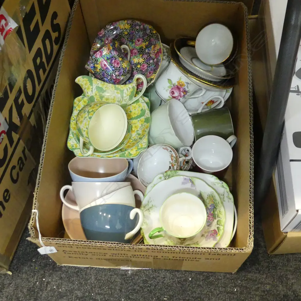 BOX OF  MIXED C/S ETC Image 1++