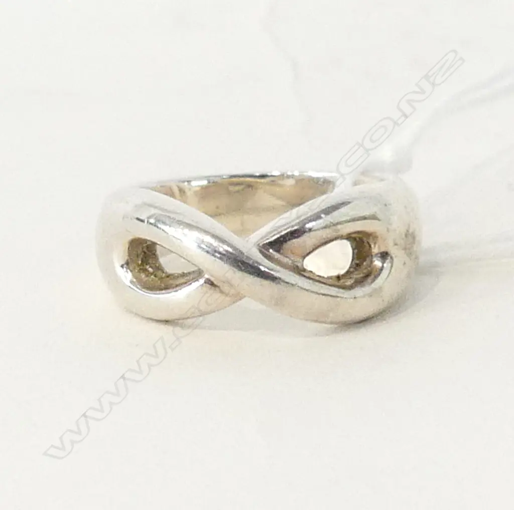 TIFFANY & CO, SILVER INFINITY RING size L Image 1++