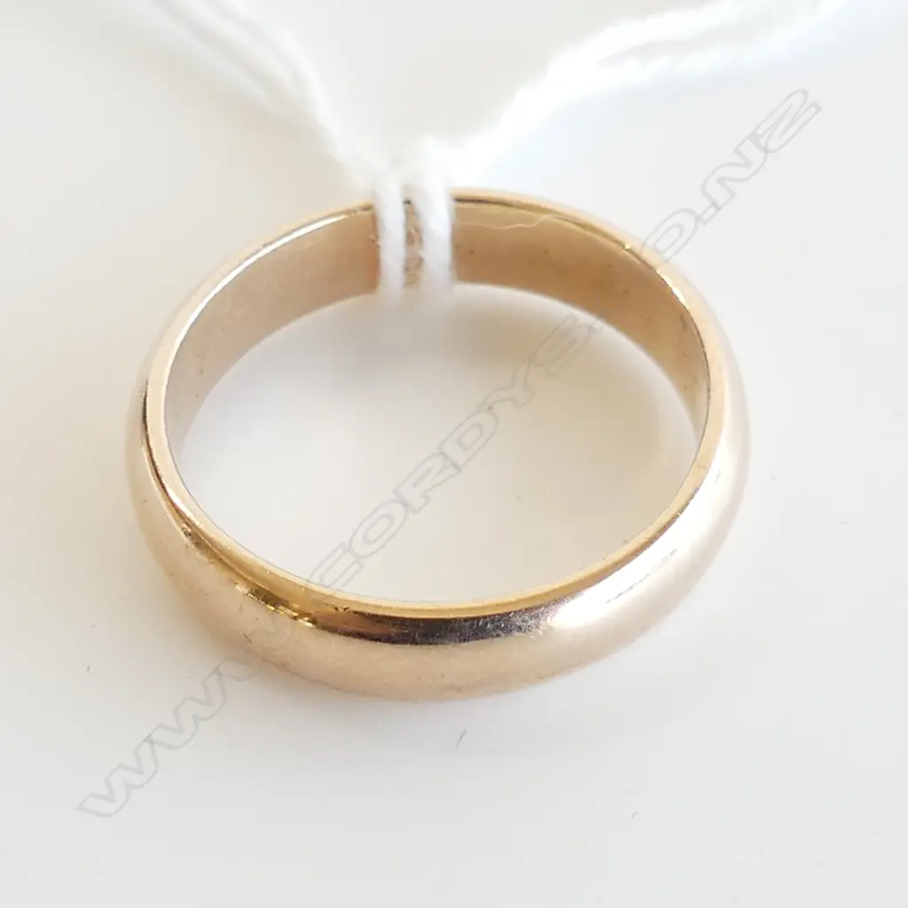 9CT ROSE GOLD WEDDING BAND, 3.87gms SIZE M 1/2 Image 1++
