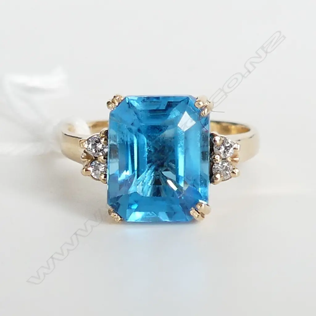 9CT GOLD BLUE TOPAZ AND DIAMOND RING, SIZE J, 3.2GMS  Image 1++