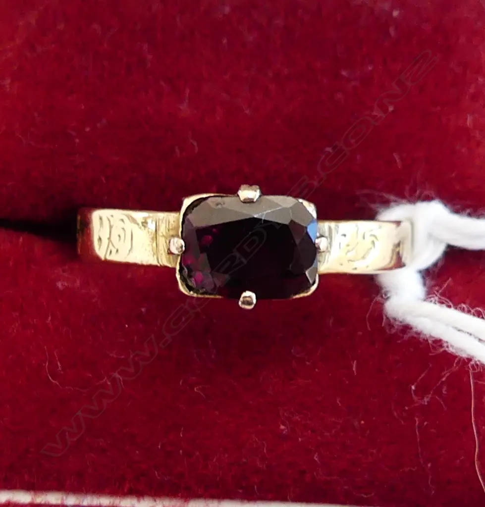 ANTIQUE 18CT GOLD & GARNET RING , HALLMARKED BIRM. 1856 Image 1++