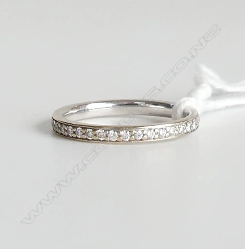 18CT DIAMOND SET ETERNITY RING, 2.1GMS, SIZE K, APPROX 0.50CT DIAMONDS Image 1++