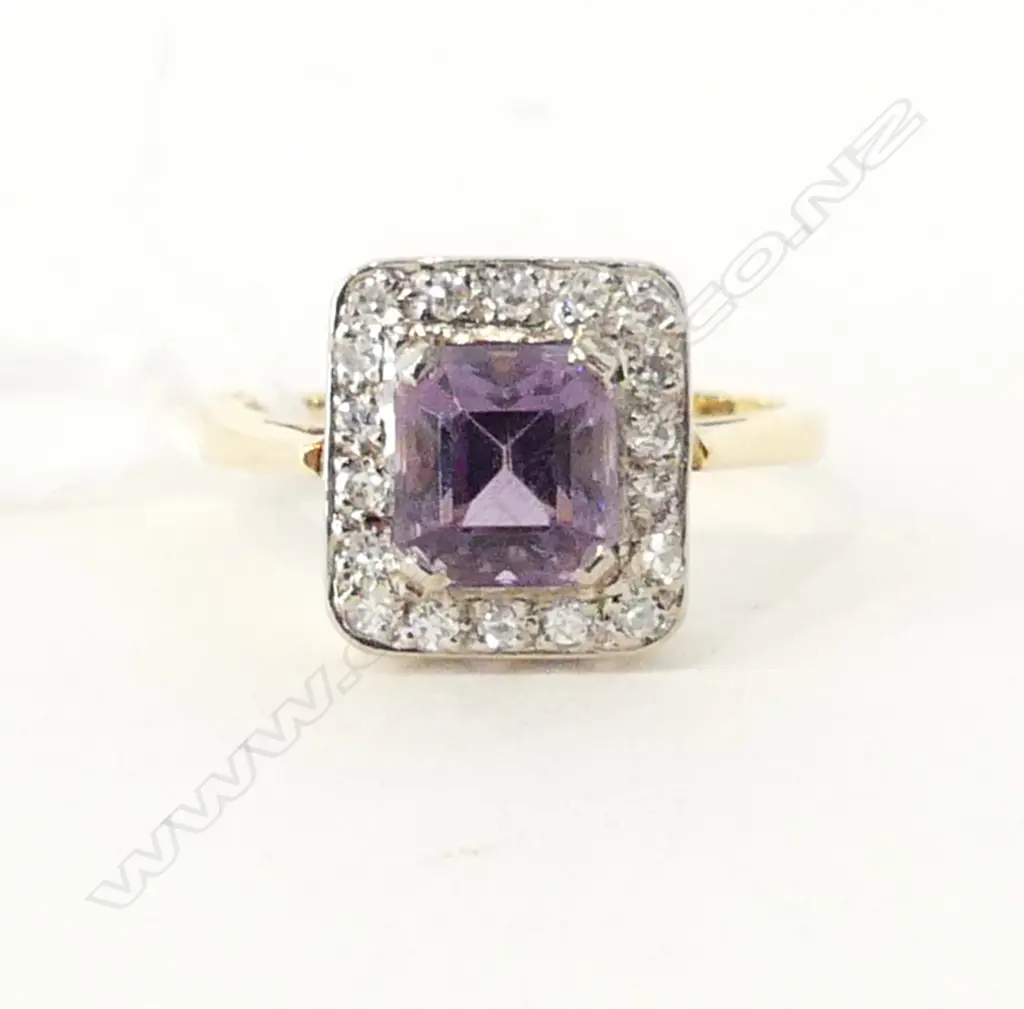 18ct GOLD DIAMOND AND AMETHYST RING SIZE L Image 1++