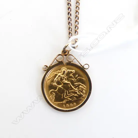 1906 GOLD HALF SOVEREIGN (MOUNTED 5.2 GRAMS) ON 10CT CHAIN 5.7 GRAMS