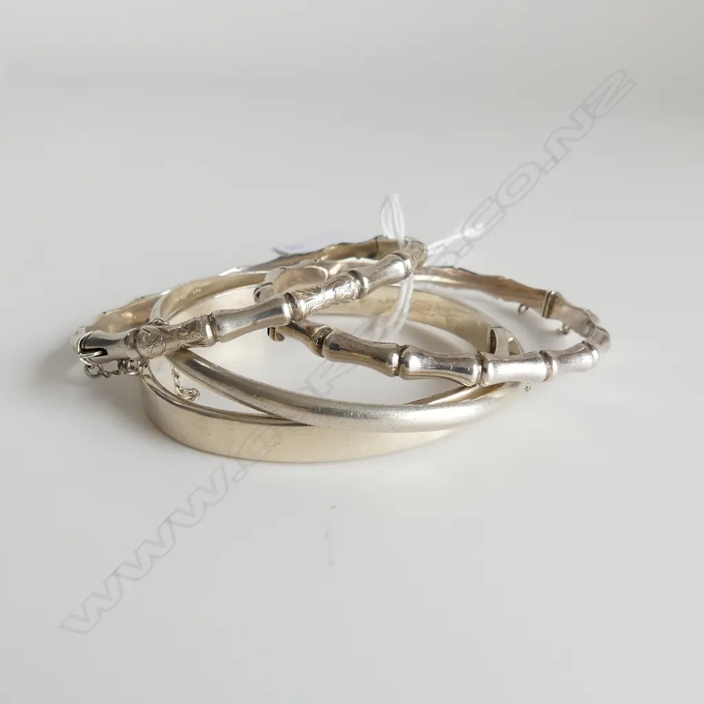 3 SILVER HINGED BANGLES INCL 2 BAMBOO STYLE & 1 SOLID BANGLE 39GMS Image 1++