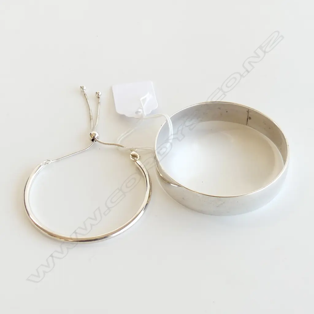 2 SILVER BANGLES Image 1++