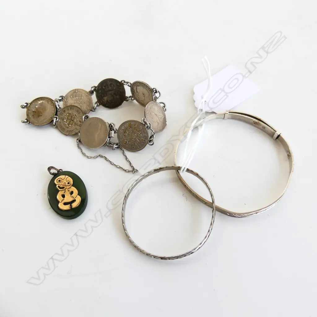 4 PCES JEWELLERY; COIN BRACLET, GREENSTONE TIKI PENDANT, ETC Image 1++
