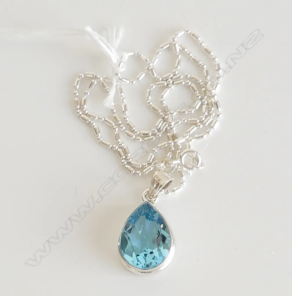 PEAR SHAPED BLUE TOPAZ & 925 SILVER PENDANT & CHAIN Image 1++