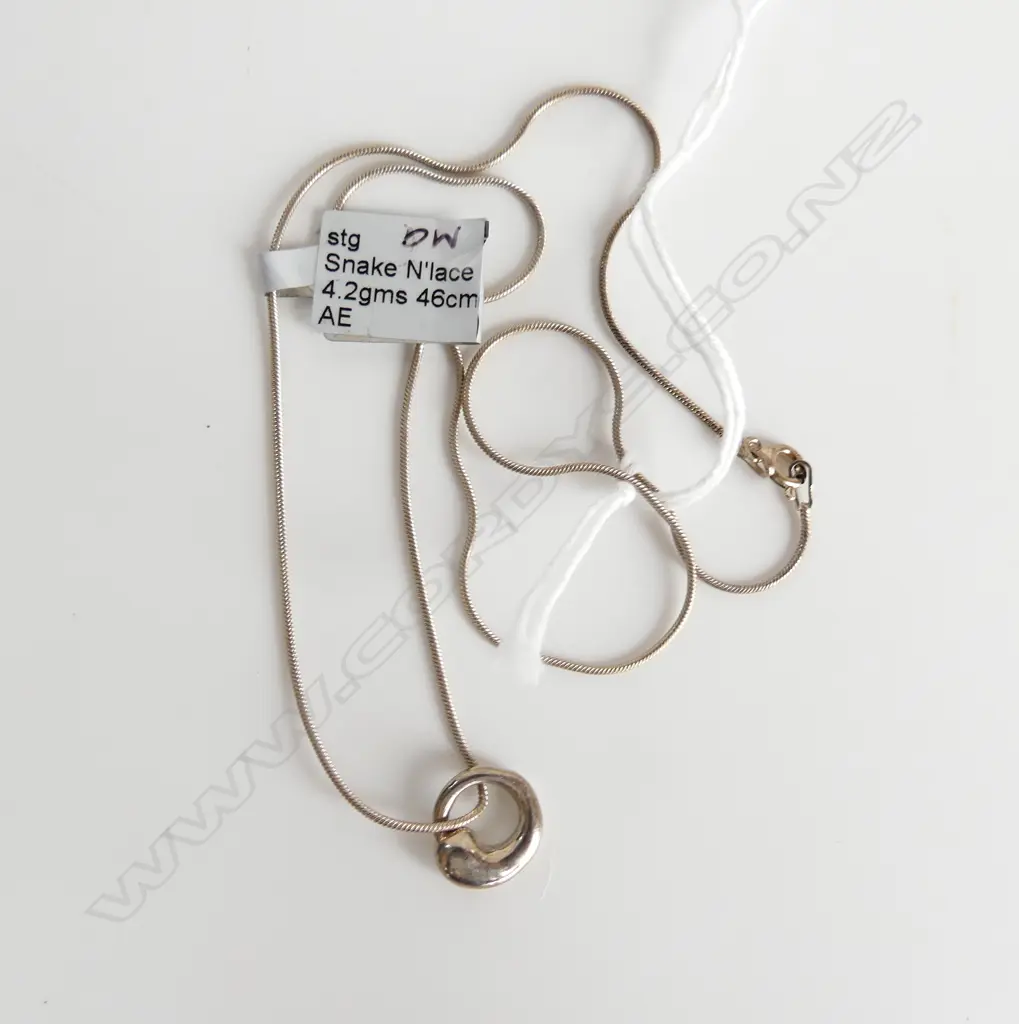 STG SILVER HOOP PENDANT ON SNAKE CHAIN 4.2GMS  Image 1++