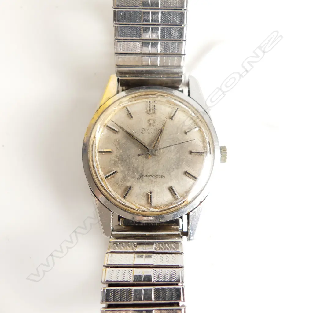 VINTAGE OMEGA AUTOMATIC SEAMASTER GENTS WRISTWATCH glass with faults. Running Image 1++