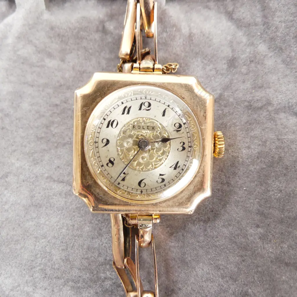 ANTIQUE 9CT GOLD ROLEX WRISTWATCH 9CT GOLD STRAP 20gm (including movement)t) Image 1++