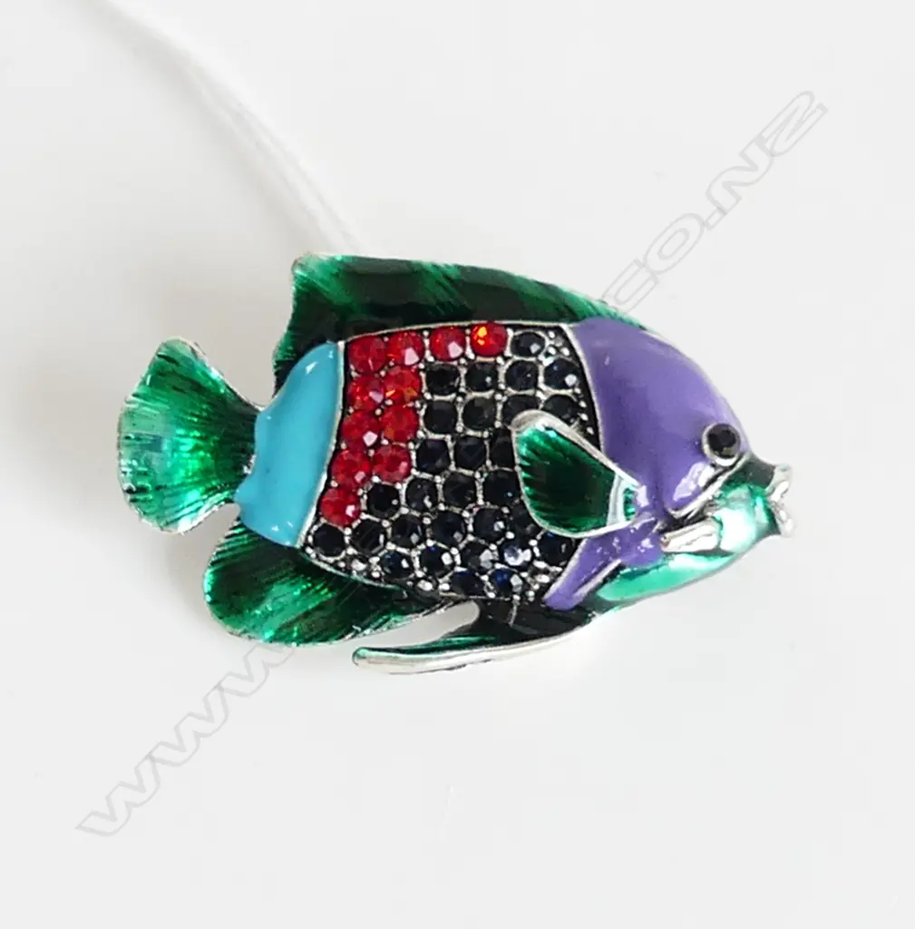 COLOURFUL ENAMEL & GEM SET TROPICAL FISH BROOCH Image 1++