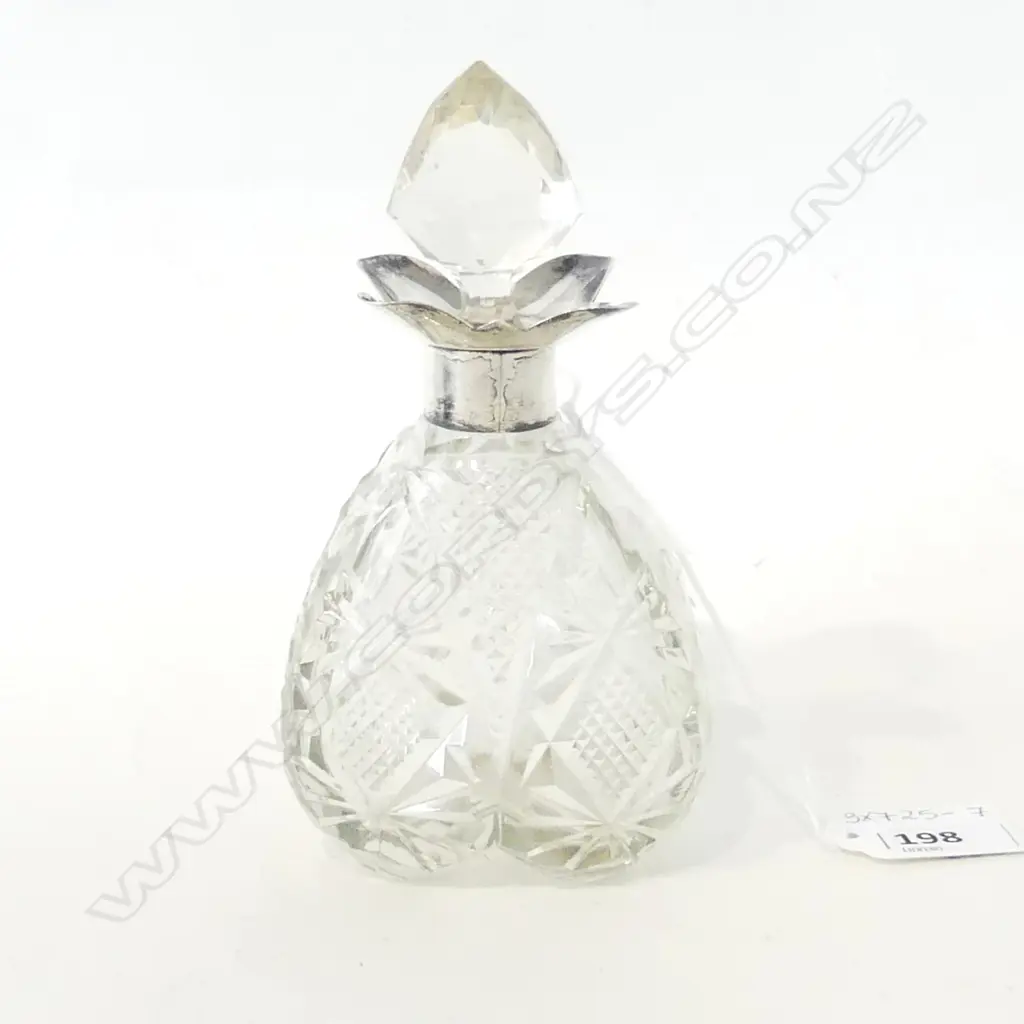 VINTAGE CUT GLASS SCENT BOTTLE WITH STG SILVER COLLAR & FRILLED RIM.  H.145mm, BIRM. 1902 Image 1++