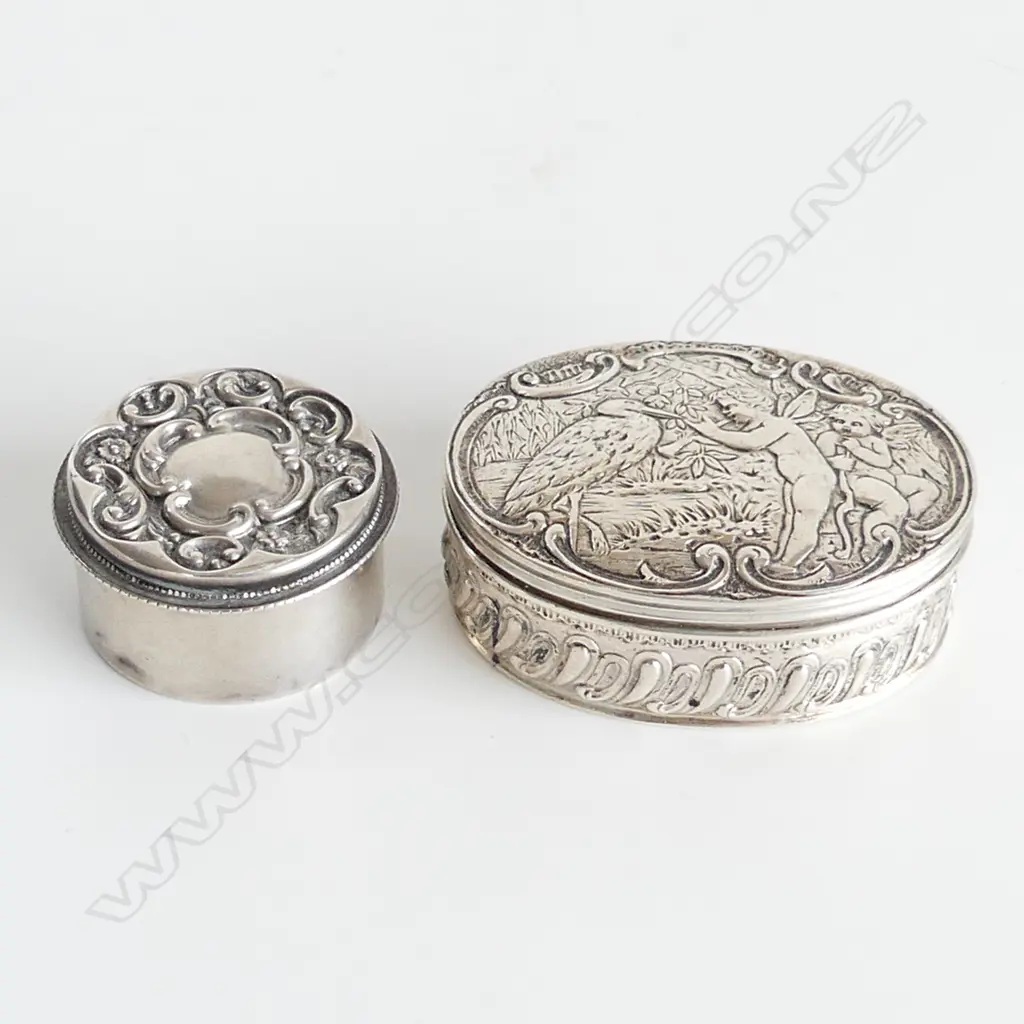 STG SILVER PILL BOX, BIRM 1906, + SILVER PLATE OVAL LIDDED BOX, CHERUBS & CRANE EMBOSSED LID (L 63mm) Image 1++