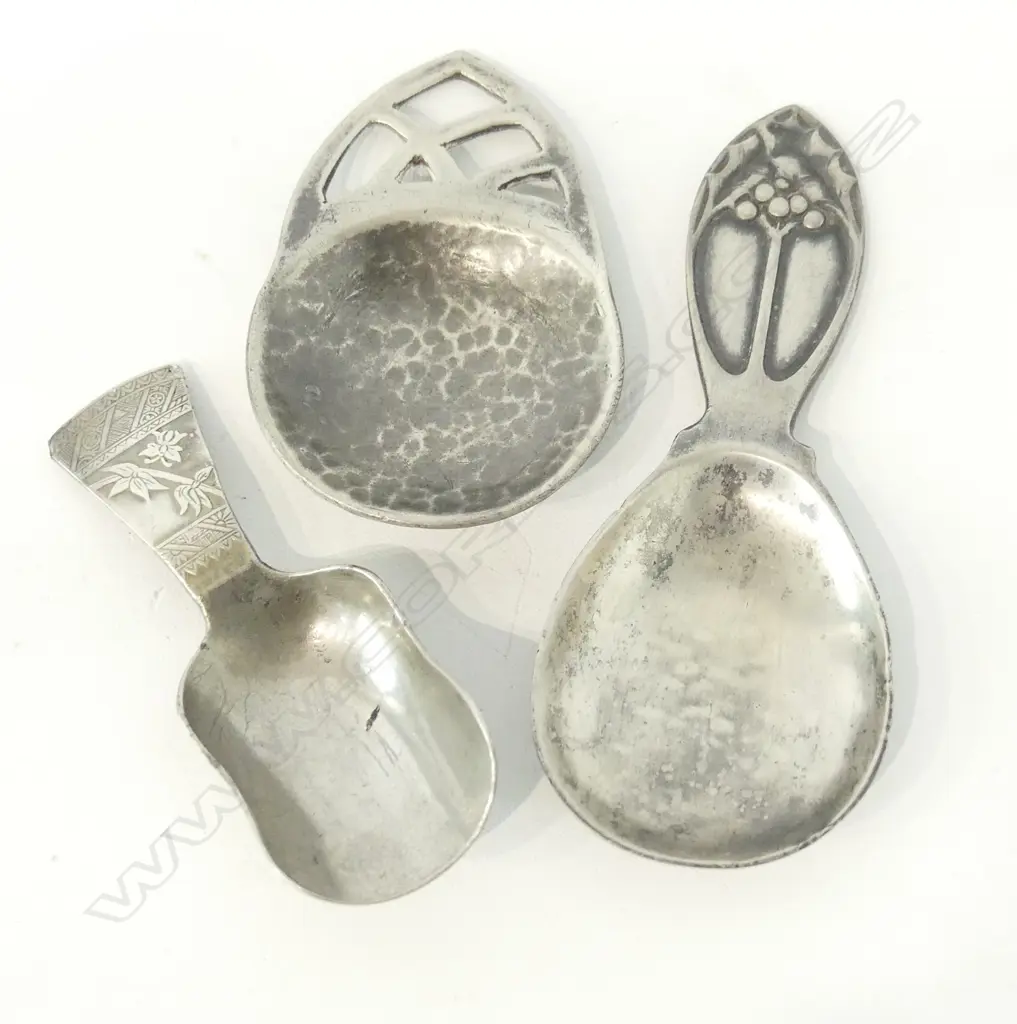 3 PEWTER CADDY SPOONS: TUDRIC + ASHTHETIC + OTHER similar Image 1++