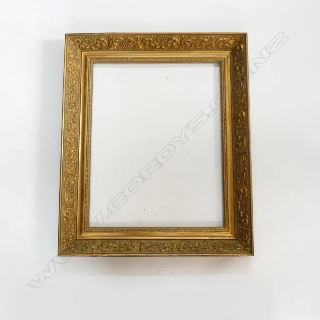 LG GILT FRAME - RESIN - 645x540mm Image 1++