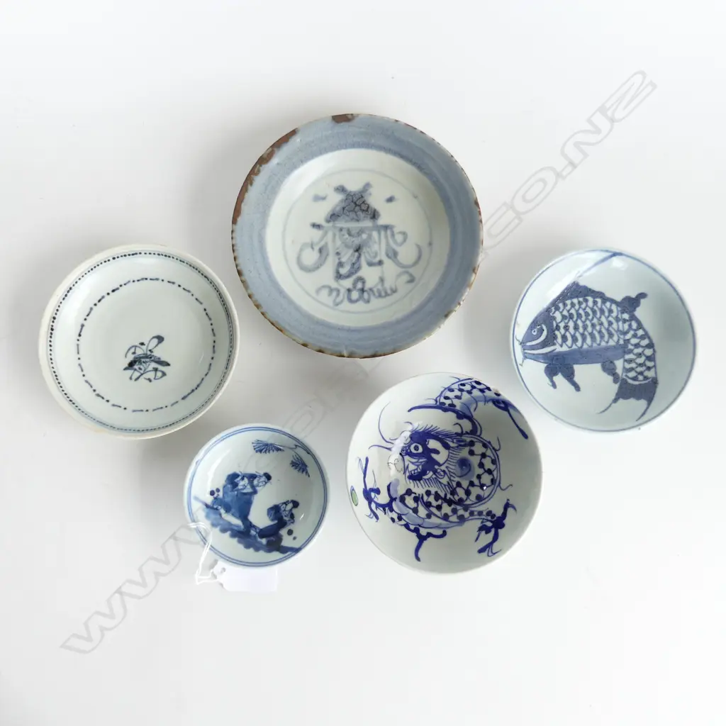 5 CHINESE DISHES; 2x TEK SING CARGO 155mm dia, FISH DISH, WISEMEN & DRAGON BOWL 110mm dia Image 1++