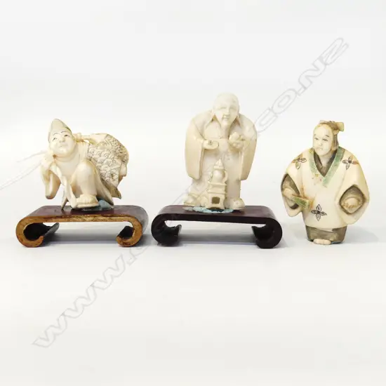 3 ORIENTAL CARVED IVORY NETSUKE; FIGURES H.50mm