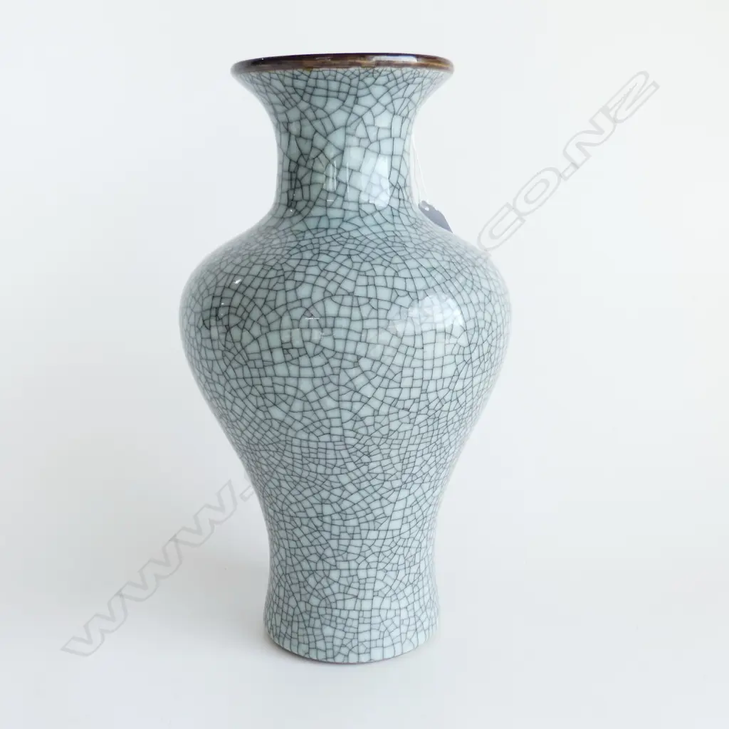 CHINESE VASE,GRAY CRACKLE GLAZE ON STAND H.375mm Image 1++