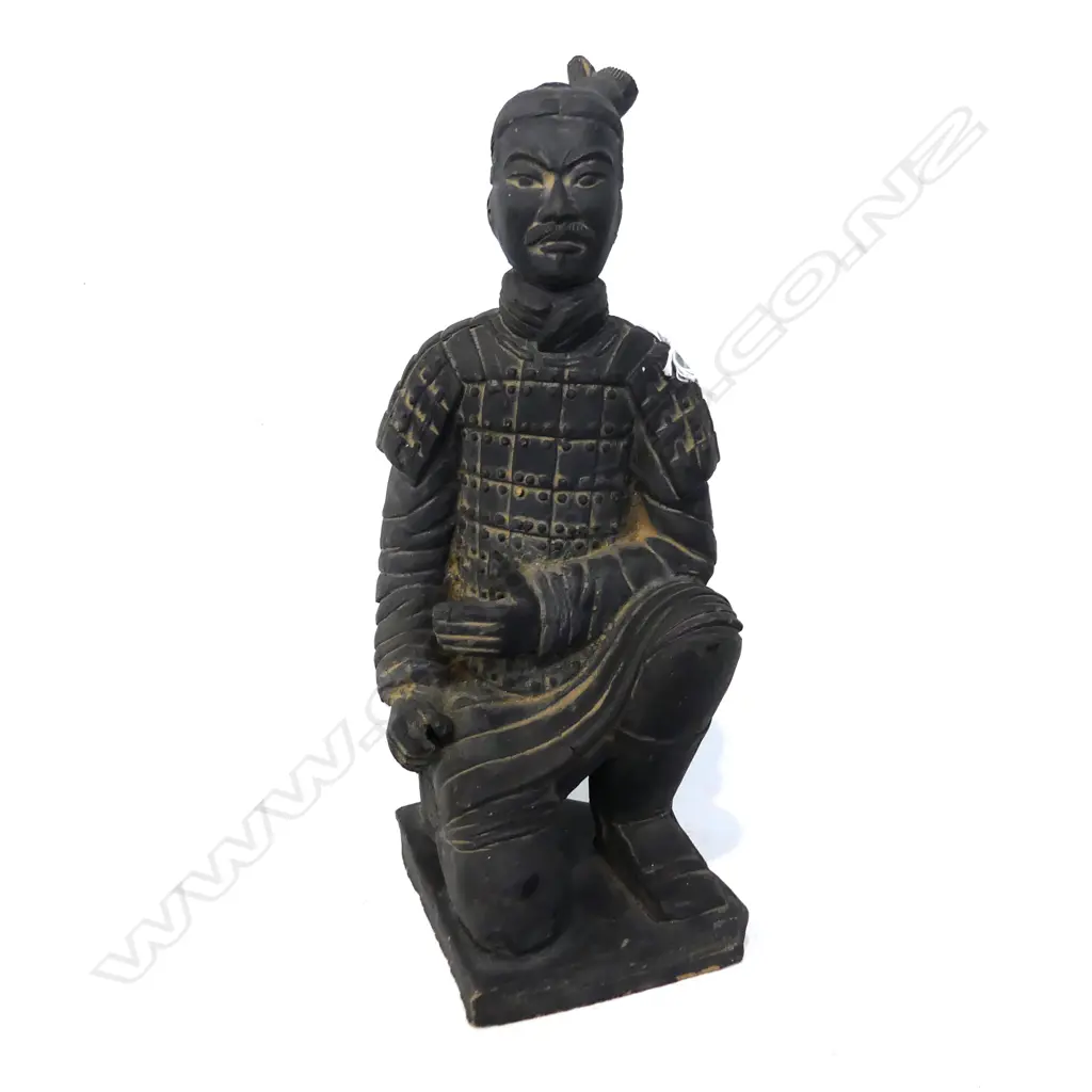 ORIENTAL KNEELING WARRIOR H. 285mm Image 1++