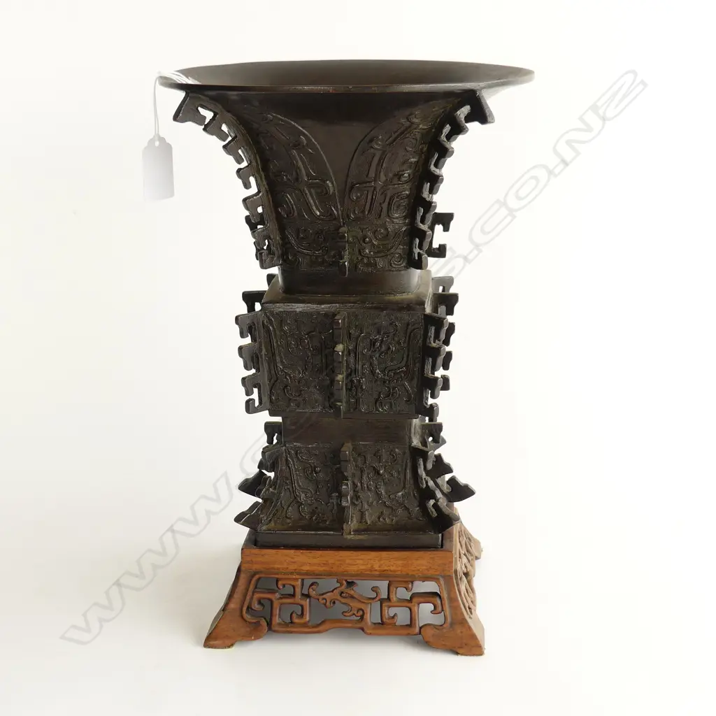 LARGE BRONZE ORIENTAL VASE WITH WOODEN STAND H. 315mm Image 1++