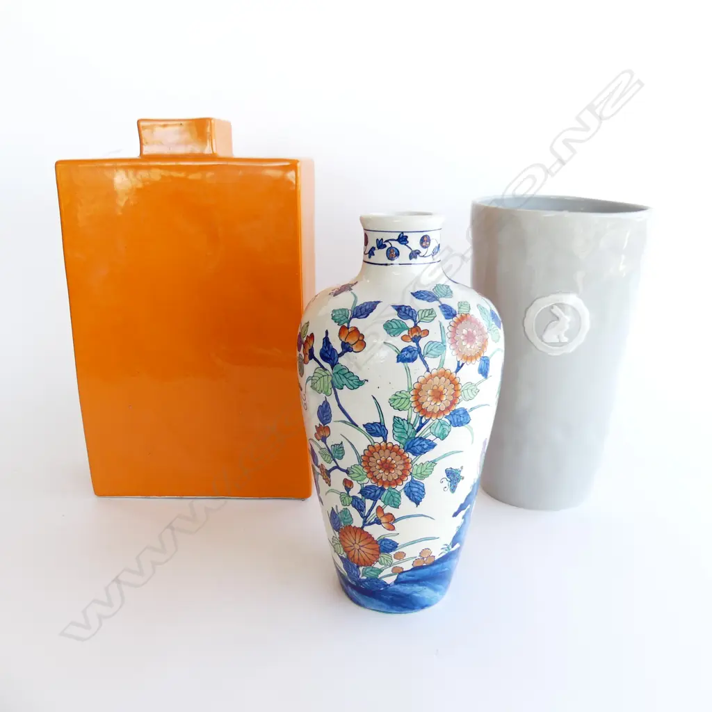 3 CONTEMPORARY VASES; ORANGE SLAB, CC INTERIORS, ORIENTAL STYLE H.365mm Image 1++