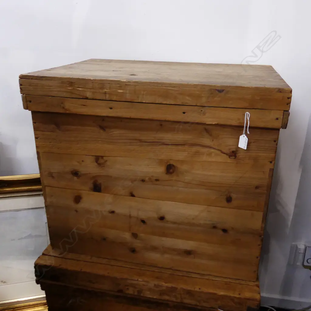 old Japanese CEDAR TEA BOX TIN LINED H600 W720 D500mm Image 1++