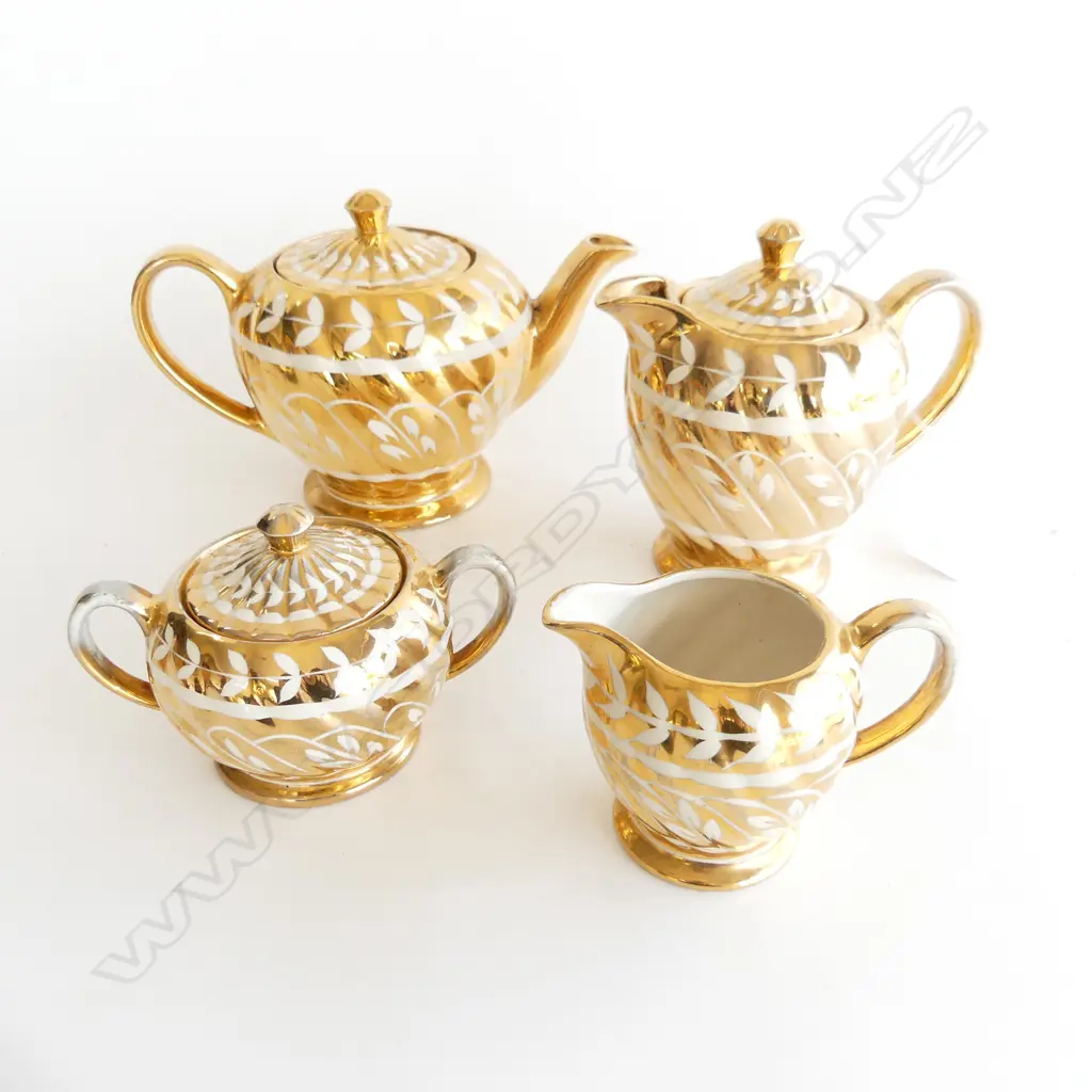 4 PC GOLD SADLER SET; TEAPOT, COFFEE POT, LIDDED SUGAR BOWL & MILK JUG Image 1++