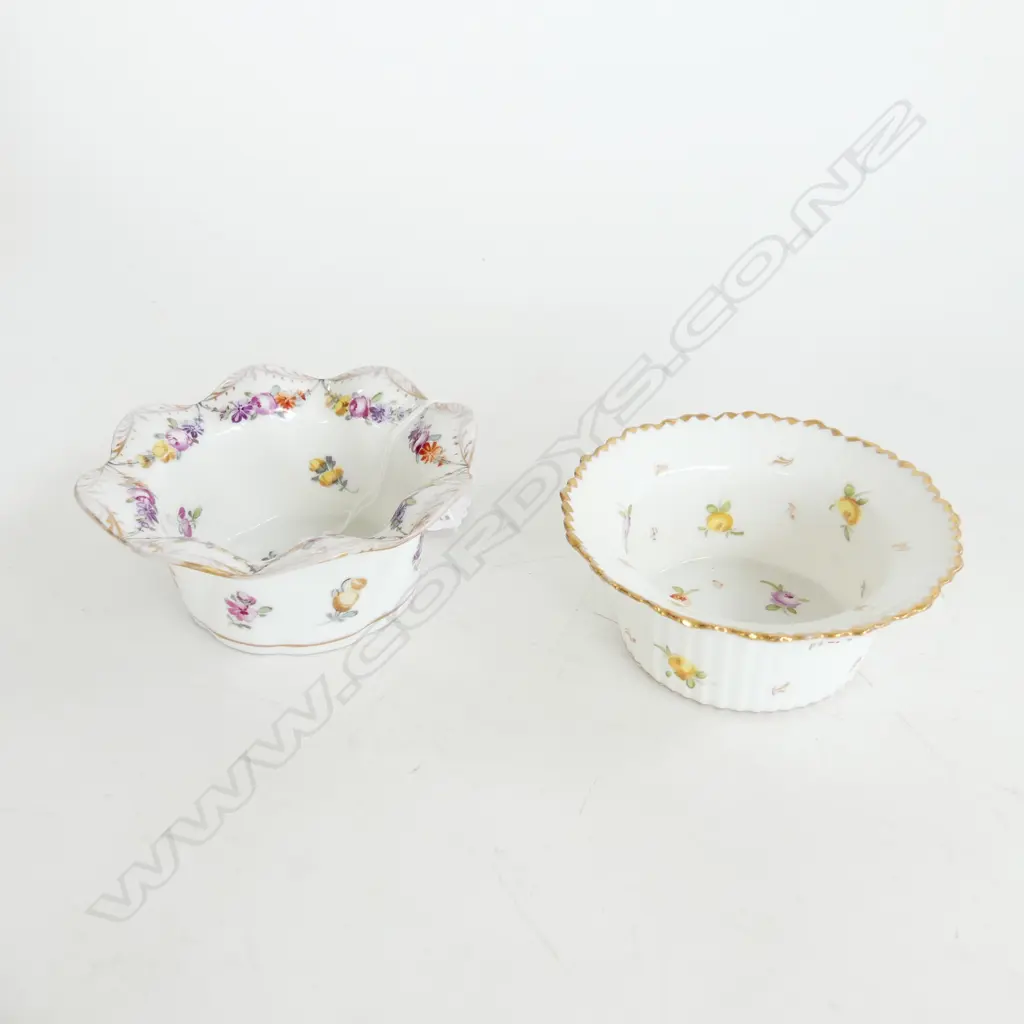 TWO GERMAN PORCELAIN HAND PAINTED FLORAL TRINKET BOWLS DIA. 90mm Image 1++