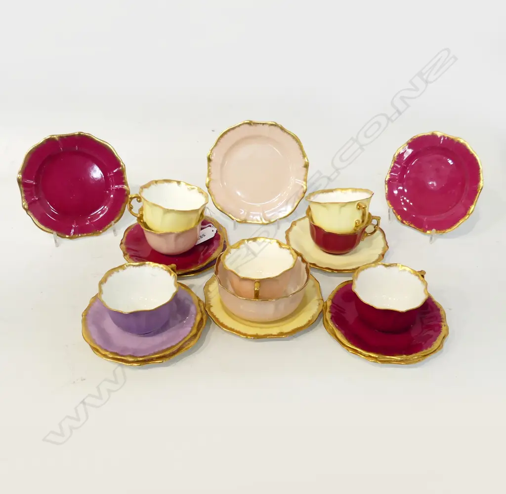18 PCE ANTIQUE TEA SET; 7 CUPS, 6 SAUCERS, 4 PLATES, SUGAR BOWL Image 1++