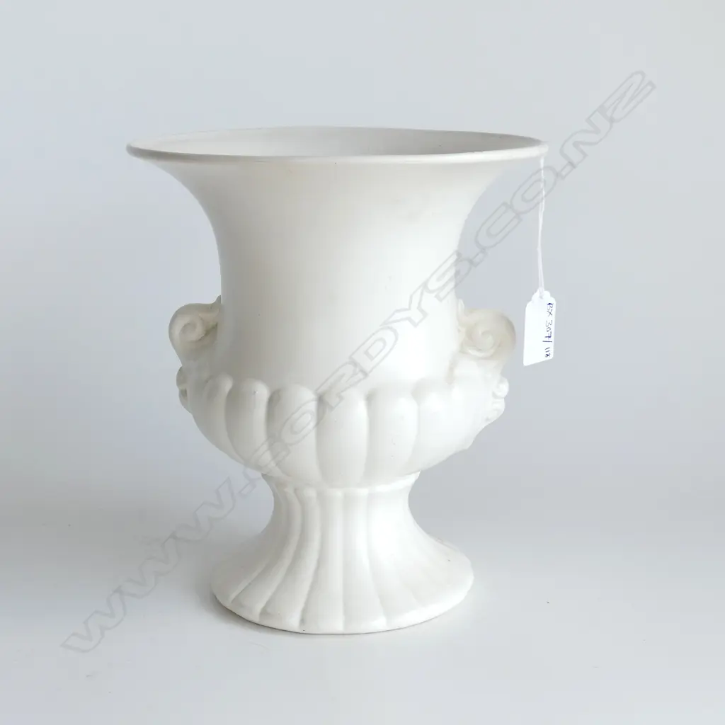 LARGE CROWN LYNN URN VASE NO 593 Image 1++