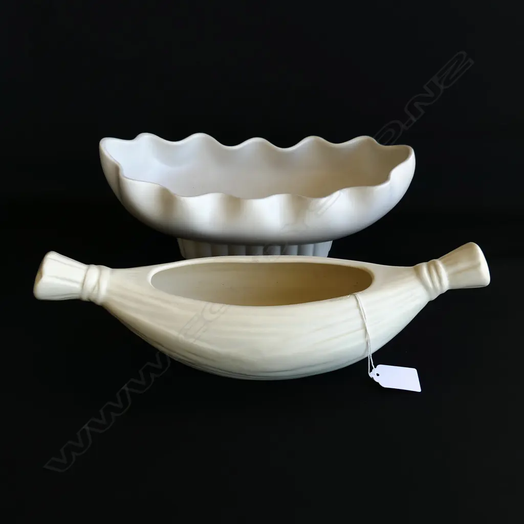 CROWN LYNN WHITE VASE NO. 507 (L 320mm) & ROYDON POTTERY WHITE VASE (L. 285mm) Image 1++