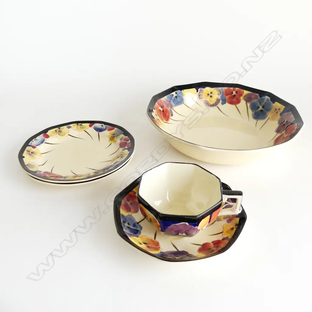 ROYAL DOULTON PANSIES TRIO + EXTRA PLATE & BOWL 240mm dia Image 1++