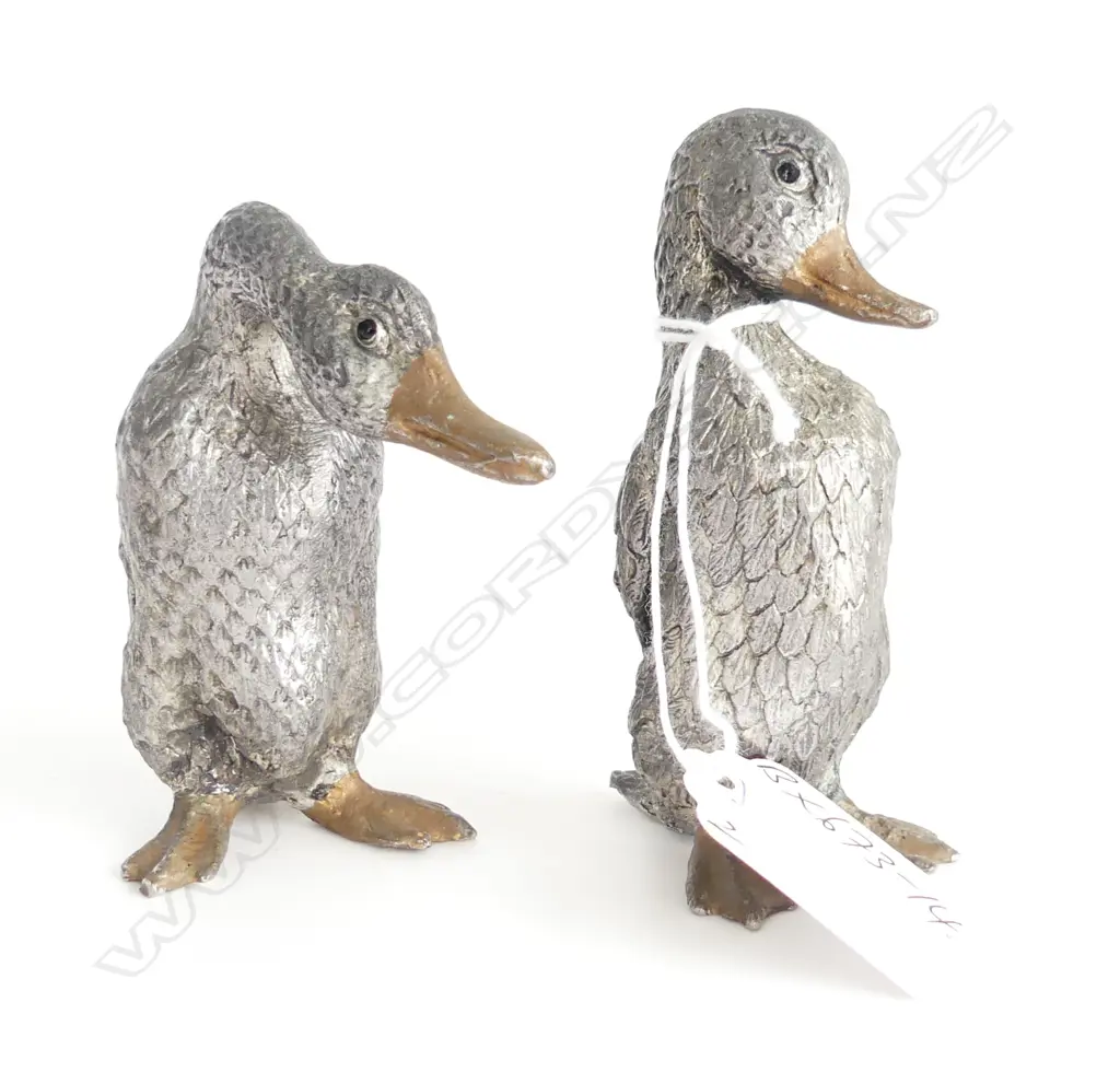 2 VINTAGE HEAVY CAST METAL DUCKS Image 1++