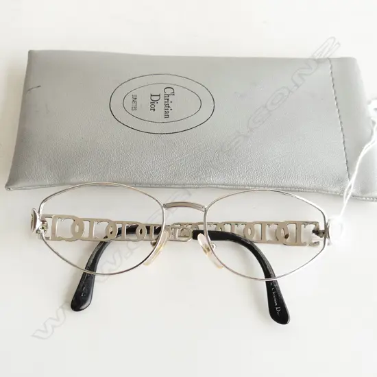 PR CHRISTIAN DIOR GLASSES FRAMES (NO GLASS) & CASE (BREAK TO FRAME)